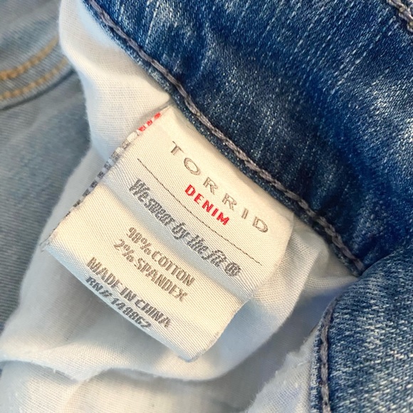 Women’s Torrid Light Denim Skinny Jean size 12 - Picture 4 of 4